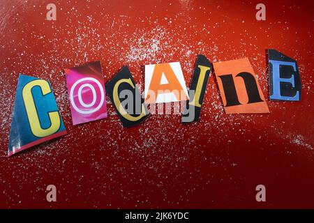 La parola 'cocaina' è scritto in ransom note stile tipografia, USA Foto Stock