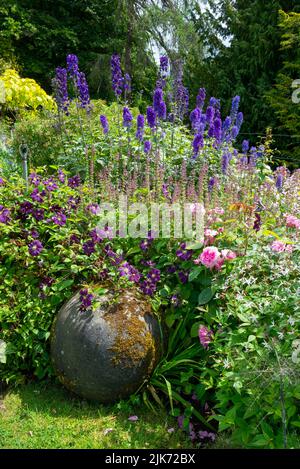 Estate piantando a Thornbridge Hall giardini vicino Bakewell, Peak District, Derbyshire, Inghilterra. Foto Stock