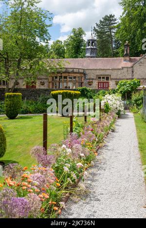 Estate piantando a Thornbridge Hall giardini vicino Bakewell, Peak District, Derbyshire, Inghilterra. Foto Stock