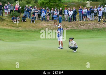 Irvine, Regno Unito. 31st luglio 2022. L'ultimo giorno del Trust Golf Women's Scottish Golf al Dundonald Links Golf Course, Irvine, Ayrshire, Regno Unito, i primi 12 giocatori sono separati da soli 4 colpi. I giocatori stanno giocando per una borsa totale di $2.000.000 e il prestigioso trofeo. Credit: Findlay/Alamy Live News Foto Stock