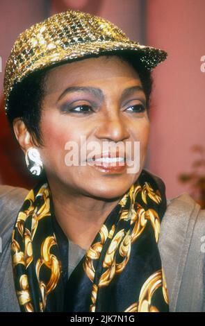 **FOTO DEL FILE** Nichelle Nichols è passato via a 89. Nichelle Nichols 1992 Foto di Adam Sculll/PHOTOlink.net /MediaPunch Foto Stock