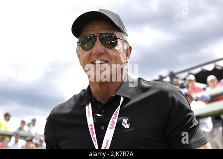 Bedminster, Stati Uniti. 31st luglio 2022. Greg Norman. Il CEO e il Commissario di LIV Golf partecipa al Bedminster Invitational, parte della nuova LIV Golf Invitational Series, al Trump National Golf Club domenica 31 2022 luglio a Bedminster, New Jersey. Foto di Peter Foley/UPI Credit: UPI/Alamy Live News Foto Stock