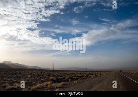 Il lago Walker è una vista interessante nei deserti del Nevada, USA. Foto Stock