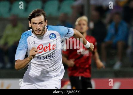 31st luglio 2022; Stadio Patin, Castel di Sangro , Italia; Calcio Pre-Seaon, SSC Napoli contro RCD Mallorca: Khvicha Kvaratskhelia di Napoli Foto Stock