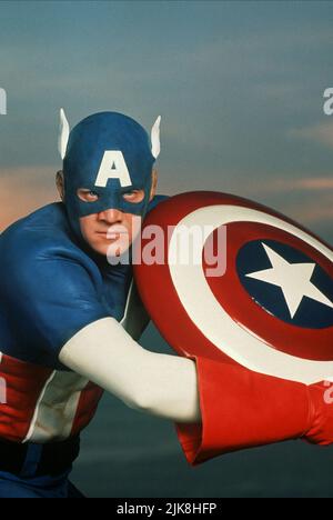 Matt Salinger Film: Captain America (USA/YU 1990) regista: Albert Pyun 14 Dicembre 1990 **ATTENZIONE** questa foto è solo per uso editoriale ed è il copyright delle IMPRESE MARVEL e/o del fotografo assegnato dalla Film o dalla Società di produzione e può essere riprodotto solo da pubblicazioni in concomitanza con la promozione del suddetto Film. È necessario un credito obbligatorio per MERAVIGLIARSI DELLE IMPRESE. Il fotografo deve essere accreditato anche quando è noto. Nessun uso commerciale può essere concesso senza l'autorizzazione scritta della Film Company. Foto Stock