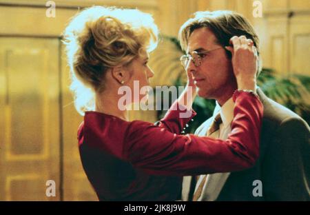 Melanie Griffith & Don Johnson Film: Nato ieri (USA 1993) personaggi: Billie Dawn & Paul Verrall regista: Luis Mandoki 26 marzo 1993 **ATTENZIONE** questa foto è solo per uso editoriale ed è il copyright delle IMMAGINI DI HOLLYWOOD e/o del fotografo assegnato dalla Film o dalla Società di produzione e può essere riprodotto solo da pubblicazioni in concomitanza con la promozione del suddetto Film. È richiesto un credito obbligatorio per LE FOTO DI HOLLYWOOD. Il fotografo deve essere accreditato anche quando è noto. Nessun uso commerciale può essere concesso senza l'autorizzazione scritta della Film Company. Foto Stock