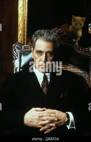 Al Pacino Film: Il Padrino: Parte III (USA 1990) personaggi: Don Michael Corleone regista: Francis Ford Coppola 20 Dicembre 1990 **AVVISO** questa fotografia è solo per uso editoriale ed è il copyright di PARAMOUNT e/o del fotografo assegnato dalla Film o dalla Production Company e può essere riprodotta solo da pubblicazioni in concomitanza con la promozione del suddetto Film. È necessario un credito obbligatorio per PARAMOUNT. Il fotografo deve essere accreditato anche quando è noto. Nessun uso commerciale può essere concesso senza l'autorizzazione scritta della Film Company. Foto Stock