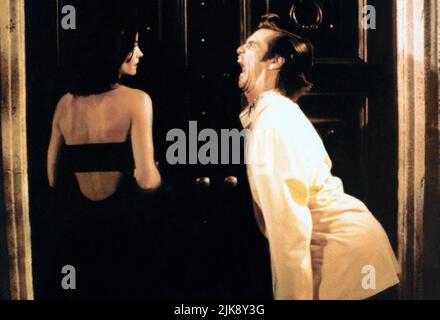 Courteney Cox & Jim Carrey Film: ACE Ventura: PET Detective (USA 1994) personaggi: Melissa Robinson & Ace Ventura regista: Tom Shadyac 04 Febbraio 1994 **ATTENZIONE** questa foto è solo per uso editoriale ed è copyright di MORGAN CREEK ENTERTAINMENT e/o del fotografo assegnato dalla Film or Production Company e può essere riprodotta solo da pubblicazioni in concomitanza con la promozione del suddetto Film. È richiesto un credito obbligatorio per L'INTRATTENIMENTO MORGAN CREEK. Il fotografo deve essere accreditato anche quando è noto. Nessun uso commerciale può essere concesso senza autorizzazione scritta fr Foto Stock