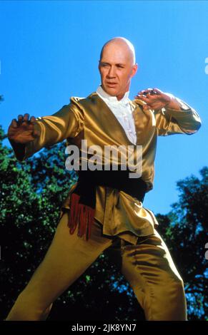 David Carradine Television: Kung fu: The Legend Continues (1993) regista: Jorge Montesi, Paul Shapiro 27 gennaio 1993 **ATTENZIONE** questa fotografia è ad uso esclusivamente editoriale ed è copyright DELLA WARNER BROS e/o del fotografo assegnato dalla Film o Production Company e può essere riprodotta solo da pubblicazioni in concomitanza con la promozione del suddetto Film. È richiesto un credito obbligatorio a WARNER BROS. Il fotografo deve essere accreditato anche se conosciuto. Nessun uso commerciale può essere concesso senza l'autorizzazione scritta di The Film Company. Foto Stock