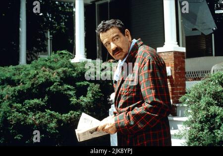 Walter Matthau Film Dennis the Menace (1993) personaggi: Mr. George Wilson regista: Nick Castle 25 giugno 1993 **ATTENZIONE** questa fotografia è solo per uso editoriale ed è copyright della WARNER BROS e/o del fotografo assegnato dalla Film o Production Company e può essere riprodotta solo da pubblicazioni in concomitanza con la promozione del suddetto Film. È richiesto un credito obbligatorio a WARNER BROS. Il fotografo deve essere accreditato anche se conosciuto. Nessun uso commerciale può essere concesso senza l'autorizzazione scritta di The Film Company. Foto Stock