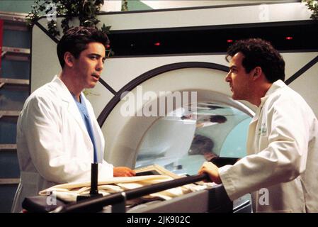 Adam Arkin & Mandy Patinkin Televisione: Chicago Hope (1994) personaggi: Dr. Aaron Shutt, Dr. Jeffrey Geiger 18 Settembre 1994 **AVVISO** questa fotografia è solo per uso editoriale ed è il copyright di 20 CENTURY FOX TV e/o il fotografo assegnato dalla Film o dalla Production Company e può essere riprodotto solo da pubblicazioni in concomitanza con la promozione del suddetto Film. È richiesto un credito obbligatorio per 20 CENTURY FOX TV. Il fotografo deve essere accreditato anche quando è noto. Nessun uso commerciale può essere concesso senza l'autorizzazione scritta della Film Company. Foto Stock