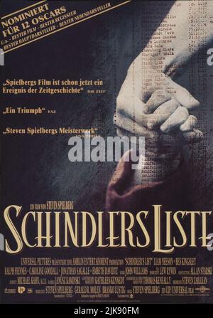 Film Poster: Schindler'S List (USA 1993) regista: Steven Spielberg 30 novembre 1993 **AVVISO** questa fotografia è solo per uso editoriale ed è il copyright di UNIVERSAL e/o del fotografo assegnato dalla Film o dalla Società di produzione e può essere riprodotta solo da pubblicazioni in concomitanza con la promozione del suddetto Film. È richiesto un credito obbligatorio per UNIVERSAL. Il fotografo deve essere accreditato anche quando è noto. Nessun uso commerciale può essere concesso senza l'autorizzazione scritta della Film Company. Foto Stock