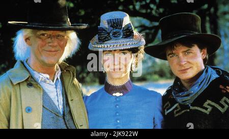 Christopher Lloyd, Mary Steenburgen & Michael J. Fox Film: Back to the Future Part III; Back to the Future Part 3 (USA 1990) personaggi: Dr. Emmettt Brown, Clara Clayton, Marty McFly regista: Robert Zemeckis 25 maggio 1990 **AVVISO** questa fotografia è solo per uso editoriale ed è il copyright di UNIVERSAL e/o del fotografo assegnato dalla Film o dalla Società di produzione e può essere riprodotto solo da pubblicazioni in concomitanza con la promozione del suddetto Film. È richiesto un credito obbligatorio per UNIVERSAL. Il fotografo deve essere accreditato anche quando è noto. Nessun uso commerciale può essere gra Foto Stock