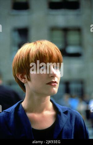 Bridget fonda Film Single White Female (1992) personaggi: Allison 'Allie' Jones regista: Barbet Schroeder 14 agosto 1992 **ATTENZIONE** questa fotografia è ad uso esclusivamente editoriale ed è copyright della COLUMBIA e/o del fotografo assegnato dalla Film o Production Company e può essere riprodotta solo da pubblicazioni in concomitanza con la promozione del suddetto Film. È richiesto un credito obbligatorio a COLUMBIA. Il fotografo deve essere accreditato anche se conosciuto. Nessun uso commerciale può essere concesso senza l'autorizzazione scritta di The Film Company. Foto Stock