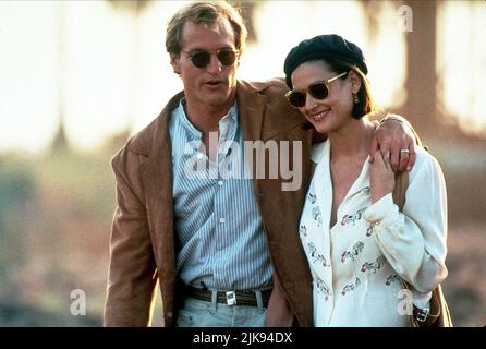 Woody Harrelson & Demi Moore Film: Indecent Proposal (1993) personaggi: David Murphy & Diana Murphy regista: Adrian Lyne 07 Aprile 1993 **ATTENZIONE** questa foto è solo per uso editoriale ed è il copyright di PARAMOUNT e/o del fotografo assegnato dalla Film o dalla Production Company e può essere riprodotta solo da pubblicazioni in concomitanza con la promozione del suddetto Film. È necessario un credito obbligatorio per PARAMOUNT. Il fotografo deve essere accreditato anche quando è noto. Nessun uso commerciale può essere concesso senza l'autorizzazione scritta della Film Company. Foto Stock