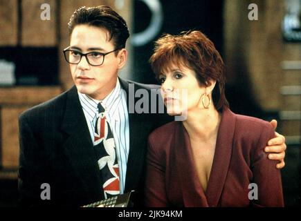 Robert Downey Jr. & Carrie Fisher Film: Soapdish (USA 1991) personaggi: & Betsy Faye Sharon regista: Michael Hoffman 31 maggio 1991 **AVVISO** questa foto è solo per uso editoriale ed è il copyright di IMMAGINI DI PRIMARIA IMPORTANZA e/o il fotografo assegnato dalla Film o dalla Società di produzione e può essere riprodotto solo da pubblicazioni in concomitanza con la promozione del suddetto Film. È necessario un credito obbligatorio per LE IMMAGINI DI IMPORTANZA FONDAMENTALE. Il fotografo deve essere accreditato anche quando è noto. Nessun uso commerciale può essere concesso senza l'autorizzazione scritta della Film Company. Foto Stock