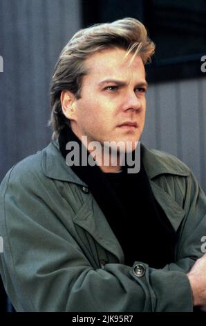 Kiefer Sutherland Film: Flatliner (USA 1990) personaggi: Nelson regista: Joel Schumacher 10 Agosto 1990 **AVVISO** questa fotografia è solo per uso editoriale ed è il copyright delle IMMAGINI COLUMBIA e/o del fotografo assegnato dalla Film o dalla Production Company e può essere riprodotto solo da pubblicazioni in concomitanza con la promozione del suddetto Film. È richiesto un credito obbligatorio per LE IMMAGINI COLUMBIA. Il fotografo deve essere accreditato anche quando è noto. Nessun uso commerciale può essere concesso senza l'autorizzazione scritta della Film Company. Foto Stock