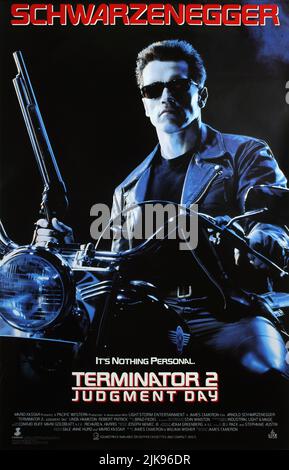 Arnold Schwarzenegger poster Film Terminator 2: Il giorno del giudizio (USA/FR 1991) personaggi: The Terminato regista: James Cameron 01 luglio 1991 **ATTENZIONE** questa fotografia è ad uso esclusivamente editoriale ed è copyright di TRISTAR PICTURES e/o del fotografo assegnato dalla Film o Production Company e può essere riprodotta solo da pubblicazioni in concomitanza con la promozione del suddetto Film. È richiesto un credito obbligatorio per LE FOTO TRISTAR. Il fotografo deve essere accreditato anche se conosciuto. Nessun uso commerciale può essere concesso senza l'autorizzazione scritta di The Film Company. Foto Stock