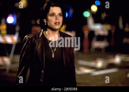 Neve Campbell Film: Scream 2 (USA 1997) personaggi: Sidney Prescott regista: WES Craven 10 Dicembre 1997 **ATTENZIONE** questa fotografia è solo ad uso editoriale ed è copyright DEI FILM DI DIMENSIONE e/o del fotografo assegnato dalla Film o dalla Società di produzione e può essere riprodotta solo da pubblicazioni in concomitanza con la promozione del suddetto Film. È richiesto un credito obbligatorio per I FILM DIMENSION. Il fotografo deve essere accreditato anche quando è noto. Nessun uso commerciale può essere concesso senza l'autorizzazione scritta della Film Company. Foto Stock