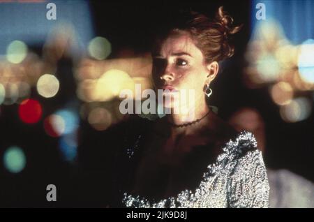 Elisabeth Shue Film Leaving Las Vegas (USA 1995) personaggi: Sera regista: Mike Figgis 15 settembre 1995 **ATTENZIONE** questa fotografia è solo per uso editoriale ed è copyright di UNITED ARTISTS e/o del fotografo assegnato dalla Film o Production Company e può essere riprodotta solo da pubblicazioni in concomitanza con la promozione del suddetto Film. È richiesto un credito obbligatorio per GLI ARTISTI UNITI. Il fotografo deve essere accreditato anche se conosciuto. Nessun uso commerciale può essere concesso senza l'autorizzazione scritta di The Film Company. Foto Stock