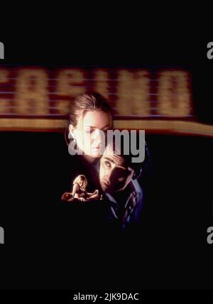 Elisabeth Shue & Nicolas Cage Film Leaving Las Vegas (USA 1995) personaggi: Sera, Ben Sanderson regista: Mike Figgis 15 settembre 1995 **ATTENZIONE** questa fotografia è ad uso esclusivamente editoriale ed è copyright di UNITED ARTISTS e/o del fotografo assegnato dalla Film or Production Company e può essere riprodotta solo da pubblicazioni in concomitanza con la promozione del suddetto Film. È richiesto un credito obbligatorio per GLI ARTISTI UNITI. Il fotografo deve essere accreditato anche se conosciuto. Nessun uso commerciale può essere concesso senza l'autorizzazione scritta di The Film Company. Foto Stock