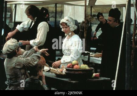 Liam Neeson & Claire Danes Film: Les Miserables (USA/UK/DE 1998) personaggi: Jean Valjean & Cosette / Literaturverfilmung (basato sul libro di Victor Hugo) regista: Bille Agosto 01 Maggio 1998 **ATTENZIONE** questa foto è solo ad uso editoriale ed è copyright delle IMMAGINI TRISTAR e/o del fotografo assegnato dalla Film o dalla Società di produzione e può essere riprodotta solo da pubblicazioni in concomitanza con la promozione del suddetto Film. È richiesto un credito obbligatorio per LE IMMAGINI TRISTAR. Il fotografo deve essere accreditato anche quando è noto. Nessun uso commerciale può essere concesso senza w Foto Stock