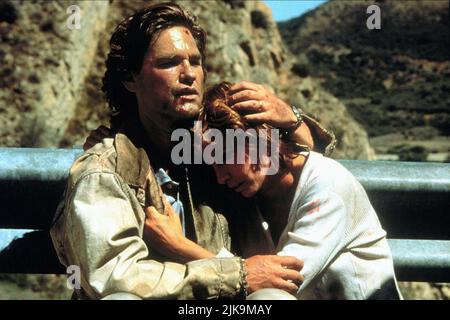 Kurt Russell, Kathleen Quinlan Film: Breakdown (1997) personaggi: Jeffrey 'Jeff' Taylor, Amy Taylor regista: Jonathan Mostow 02 Maggio 1997 **ATTENZIONE** questa fotografia è solo per uso editoriale ed è il copyright di PARAMOUNT e/o del fotografo assegnato dalla Film o dalla Production Company e può essere riprodotta solo da pubblicazioni in concomitanza con la promozione del suddetto Film. È necessario un credito obbligatorio per PARAMOUNT. Il fotografo deve essere accreditato anche quando è noto. Nessun uso commerciale può essere concesso senza l'autorizzazione scritta della Film Company. Foto Stock