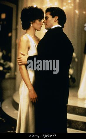 Jennifer Beals, Campbell Scott Film: Let IT Be Me; Love Dance (1997) personaggi: Emily Taylor, Dr. Gabriel Rodman Direttore: Eleanor Bergstein 17 novembre 1995 **AVVISO** questa fotografia è ad uso esclusivamente editoriale ed è copyright di RYSHER e/o del fotografo assegnato dalla Film o dalla Production Company e può essere riprodotta solo da pubblicazioni in concomitanza con la promozione del suddetto Film. È richiesto un credito obbligatorio per RYSHER. Il fotografo deve essere accreditato anche quando è noto. Nessun uso commerciale può essere concesso senza l'autorizzazione scritta della Film Company. Foto Stock