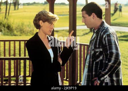 Julie Bowen & Adam Sandler Film: Happy Gilmore (1996) personaggi: Virginia Venit & Happy Gilmore 01 giugno 1996 **AVVISO** questa fotografia è solo per uso editoriale ed è il copyright di UNIVERSAL e/o del fotografo assegnato dalla Film o dalla Società di produzione e può essere riprodotto solo da pubblicazioni in concomitanza con la promozione del suddetto Film. È richiesto un credito obbligatorio per UNIVERSAL. Il fotografo deve essere accreditato anche quando è noto. Nessun uso commerciale può essere concesso senza l'autorizzazione scritta della Film Company. Foto Stock