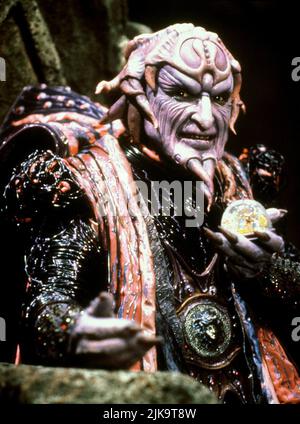 Paul Freeman Film: Mighty Morphin Power Rangers: The Movie (USA/AUS/JP 1995) personaggi: Ivan ooze regista: Bryan Spicer 30 Giugno 1995 **ATTENZIONE** questa foto è solo per uso editoriale ed è il copyright di 20th CENTURY FOX e/o del fotografo assegnato dalla Film o dalla Società di produzione e può essere riprodotto solo da pubblicazioni in concomitanza con la promozione del suddetto Film. È richiesto un credito obbligatorio per 20th CENTURY FOX. Il fotografo deve essere accreditato anche quando è noto. Nessun uso commerciale può essere concesso senza l'autorizzazione scritta della Film Company. Foto Stock