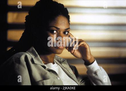 Kimberly Elise Film Set IT Off (1996) personaggi: Tisean 'T.T.' Williams regista: F. Gary Gray 06 November 1996 **WARNING** questa fotografia è solo per uso editoriale ed è copyright di NEW LINE CINEMA e/o fotografo assegnato dalla Film o Production Company e può essere riprodotta solo da pubblicazioni in concomitanza con la promozione del suddetto Film. È richiesto un credito obbligatorio per il CINEMA NEW LINE. Il fotografo deve essere accreditato anche se conosciuto. Nessun uso commerciale può essere concesso senza l'autorizzazione scritta di The Film Company. Foto Stock