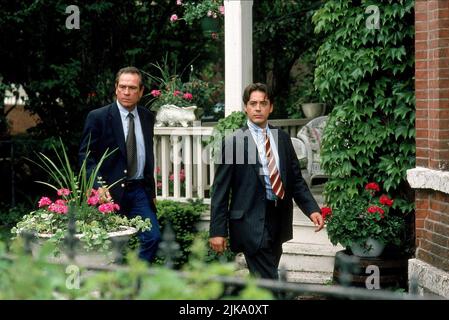 Tommy Lee Jones & Robert Downey Jr. Film: Marescialli degli Stati Uniti (USA 1998) personaggi: Viceministro Samuel Gerard, agente speciale John Royce Direttore: Stuart Baird 06 marzo 1998 **AVVISO** questa fotografia è solo per uso editoriale ed è copyright di WARNER BROS. E/o del fotografo assegnato dalla Film o dalla Production Company e può essere riprodotta solo da pubblicazioni in concomitanza con la promozione del suddetto Film. È richiesto un credito obbligatorio per WARNER BROS. Il fotografo deve essere accreditato anche quando è noto. Nessun uso commerciale può essere concesso senza autorizzazione scritta da t Foto Stock