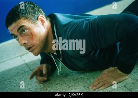 Jean-Claude Van Damme Film: Knock Off (1998) personaggi: Marcus Ray regista: Hark Tsui 17 luglio 1998 **AVVISO** questa fotografia è solo per uso editoriale ed è copyright DI TRISTAR e/o del fotografo assegnato dalla Film o dalla Società di produzione e può essere riprodotta solo da pubblicazioni in concomitanza con la promozione del suddetto Film. È richiesto un credito obbligatorio per TRISTAR. Il fotografo deve essere accreditato anche quando è noto. Nessun uso commerciale può essere concesso senza l'autorizzazione scritta della Film Company. Foto Stock