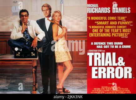 Michael Richards, Jeff Daniels & Charlize Theron Film: Trial and Error (1998) personaggi: Richard 'Ricky' Rietti, Charles 'Charlie' Tuttle & Billie Tyler regista: Jonathan Lynn 30 maggio 1997 **AVVISO** questa foto è solo per uso editoriale ed è il copyright di NUOVA LINEA e/o del fotografo assegnato dalla Film o dalla Società di produzione e può essere riprodotto solo da pubblicazioni in concomitanza con la promozione del suddetto Film. È necessario un credito obbligatorio per LA NUOVA RIGA. Il fotografo deve essere accreditato anche quando è noto. Nessun uso commerciale può essere concesso senza autorizzazione scritta fr Foto Stock