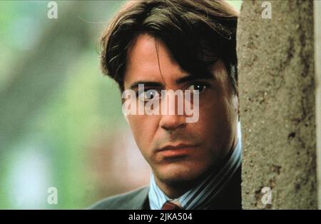 Robert Downey Jr Film U.S. Marshals (USA 1998) regista: Stuart Baird 06 marzo 1998 **ATTENZIONE** questa fotografia è solo per uso editoriale ed è copyright DELLA WARNER BROS. E/o il fotografo assegnato dalla Film o dalla Production Company e può essere riprodotto solo da pubblicazioni in concomitanza con la promozione del suddetto Film. Un credito obbligatorio alla WARNER BROS. è obbligatorio. Il fotografo deve essere accreditato anche se conosciuto. Nessun uso commerciale può essere concesso senza l'autorizzazione scritta di The Film Company. Foto Stock