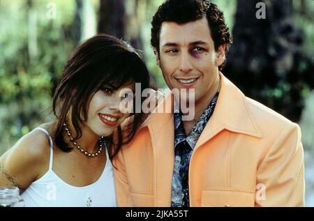 Fairuza Balk & Adam Sandler Film: The Waterboy (1996) personaggi: Vicki Vallencourt & Robert 'Bobby' Boucher Jr. Regista: Frank Coraci 06 Novembre 1998 **ATTENZIONE** questa foto è solo per uso editoriale ed è copyright di TOUCHSTONE e/o del fotografo assegnato dalla Film o dalla Production Company e può essere riprodotta solo da pubblicazioni in concomitanza con la promozione del suddetto Film. È richiesto un credito obbligatorio per TOUCHSTONE. Il fotografo deve essere accreditato anche quando è noto. Nessun uso commerciale può essere concesso senza l'autorizzazione scritta della Film Company. Foto Stock