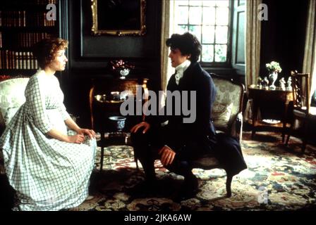 Emma Thompson & Hugh Grant Film: Sense and Sensibility (USA/UK 1995) personaggi: Elinor Dashwood & Edward Ferrars regista: Ang Lee 13 Dicembre 1995 **ATTENZIONE** questa foto è solo per uso editoriale ed è il copyright di COLUMBIA e/o del fotografo assegnato dalla Film o dalla Production Company e può essere riprodotto solo da pubblicazioni in concomitanza con la promozione del suddetto Film. È richiesto un credito obbligatorio per COLUMBIA. Il fotografo deve essere accreditato anche quando è noto. Nessun uso commerciale può essere concesso senza l'autorizzazione scritta della Film Company. Foto Stock