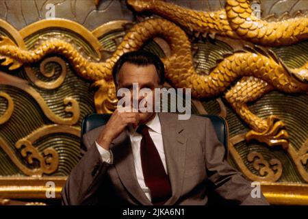 Tom Wilkinson Film Rush Hour (USA 1998) personaggi: Thomas Griffin regista: Brett Ratner 18 settembre 1998 **ATTENZIONE** questa fotografia è solo per uso editoriale ed è copyright della NUOVA LINEA e/o del fotografo assegnato dalla Film o Production Company e può essere riprodotta solo da pubblicazioni in concomitanza con la promozione del suddetto Film. È richiesto un credito obbligatorio per LA NUOVA RIGA. Il fotografo deve essere accreditato anche se conosciuto. Nessun uso commerciale può essere concesso senza l'autorizzazione scritta di The Film Company. Foto Stock