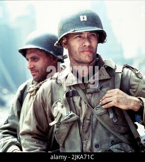 Tom Sizemore & Tom Hanks Film: Salvare Ryan privato (USA 1998) personaggi: SGT. Mike Horvath & Capt. John H. Miller Direttore: Steven Spielberg 21 luglio 1998 **AVVISO** questa fotografia è solo per uso editoriale ed è copyright delle IMMAGINI DREAMWORKSPARAMOUNT e/o del fotografo assegnato dalla Società di produzione o Film e può essere riprodotta solo da pubblicazioni in concomitanza con la promozione del suddetto Film. È richiesto un credito obbligatorio per LE IMMAGINI DREAMWORKSPARAMOUNT. Il fotografo deve essere accreditato anche quando è noto. Nessun uso commerciale può essere concesso senza autorizzazione scritta Foto Stock