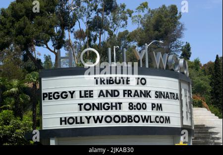 Los Angeles, California, Stati Uniti d'America 27th luglio 2022 Tributo a Peggy Lee e Frank Sinatra Concert Marquee all'Hollywood Bowl, dove Billie Eilish e Debbie Harry si sono esibiti in tributo il 27 luglio 2022 a Los Angeles, California, Stati Uniti. Foto di Barry King/Alamy Stock Foto Foto Stock