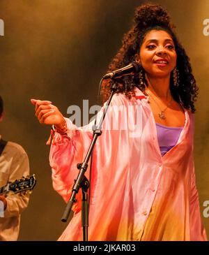 Malmesbury Wiltshire. Festival delle donne 40 . Hollie Cook dal Regno Unito, che si esibisce sul palco D&B. Foto Stock