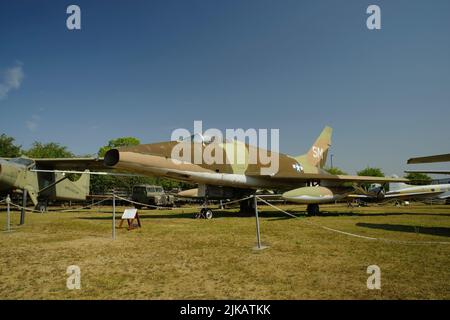 Nord America F-100D Super Sabre 54-2174, Midland Air Museum, Coventry Airport. Foto Stock