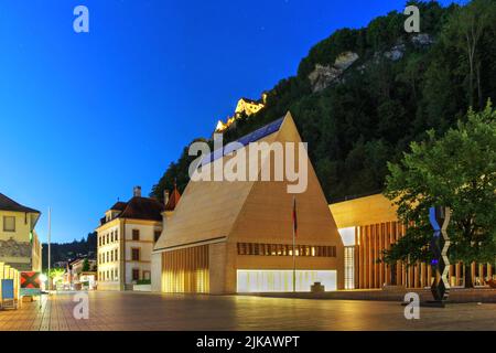 Landtag del Liechtenstein (il parlamento unicamerale) a Vaduz, situato in piazza Peter-Kaiser-Platz è stato costruito nel 2008 secondo i piani di Hansjörg Foto Stock