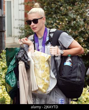 Bethany Inghilterra dell'Inghilterra al Lensbury, Teddington. Il sogno inglese di Euro 2022 è diventato realtà quando il finale extra-time di Chloe Kelly ha visto le Lionesses battere la Germania 2-1 e assicurarsi il primo trofeo importante nella loro storia di fronte a una folla record a Wembley. Data foto: Lunedì 1 agosto 2022. Foto Stock