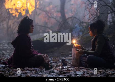 WHITNEY PEAK e BELISSA ESCOBEDO in HOCUS POCUS 2 (2022), diretto da ANNE FLETCHER. Credit: WALT DISNEY PICTURES / Album Foto Stock