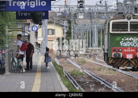 Stazione ferroviaria di Treviglio lungo il tratto Milano-Venezia Foto Stock