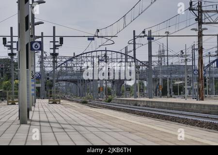 Stazione ferroviaria di Treviglio lungo il tratto Milano-Venezia Foto Stock