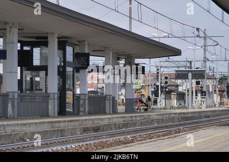 Stazione ferroviaria di Treviglio lungo il tratto Milano-Venezia Foto Stock