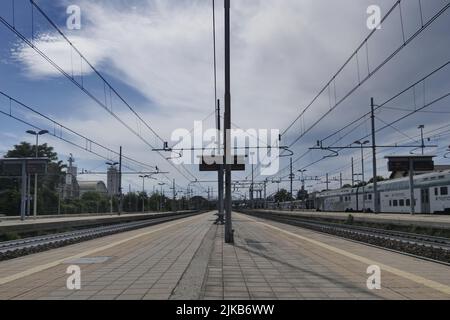 Stazione ferroviaria di Treviglio lungo il tratto Milano-Venezia Foto Stock