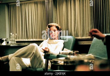 Ashley Judd Film Eye of the Beholder (1999) personaggi: Joanna Eris regista: Stephan Elliott 28 agosto 1999 **ATTENZIONE** questa fotografia è solo per uso editoriale ed è copyright di EYE OF THE BEHOLDER Ltd e/o The Photographer assegnato dalla Film or Production Company e può essere riprodotta solo da pubblicazioni in concomitanza con la promozione del suddetto Film. È richiesto un credito obbligatorio a EYE OF THE BEHOLDER Ltd. Il fotografo deve essere accreditato anche se conosciuto. Nessun uso commerciale può essere concesso senza l'autorizzazione scritta di The Film Company. Foto Stock